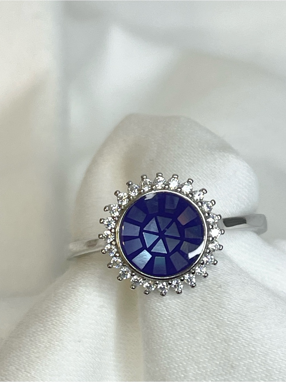 925 Sterling Silver NWOT Ring with Deep Blue Mosaic Center and Halo Accents